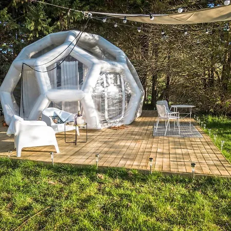 Le Dome, Sejour Sous Les Etoiles Au Bord Du
